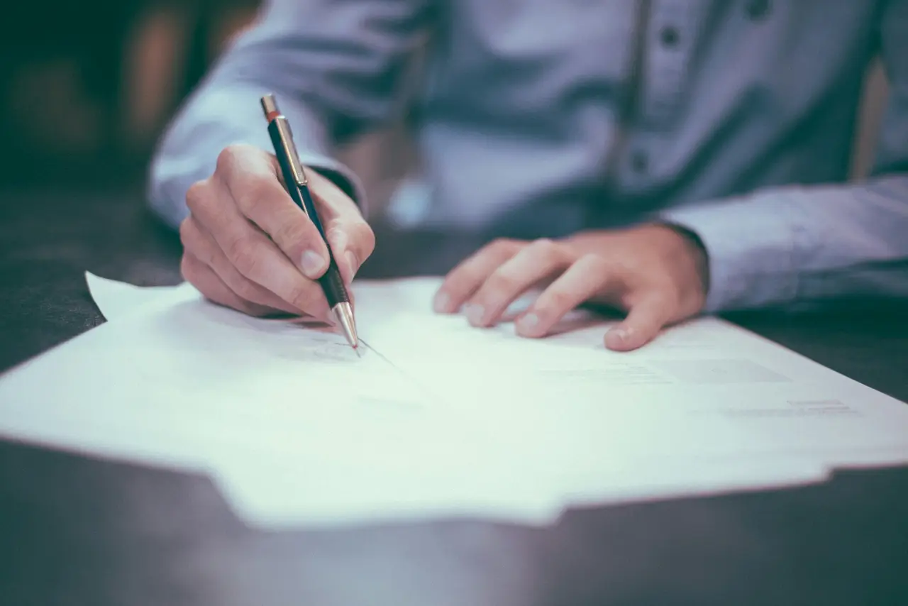 Contract & Legal